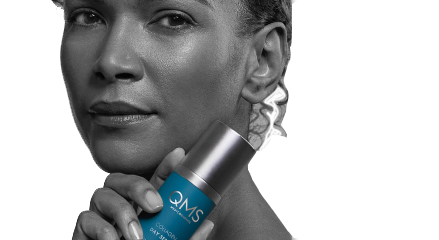 files/QMS_Bilder_Website_Collagen_Day_Serum_Model_2w_9edcf294-2b6d-4c20-be9a-0cd54cd3ffa3.png